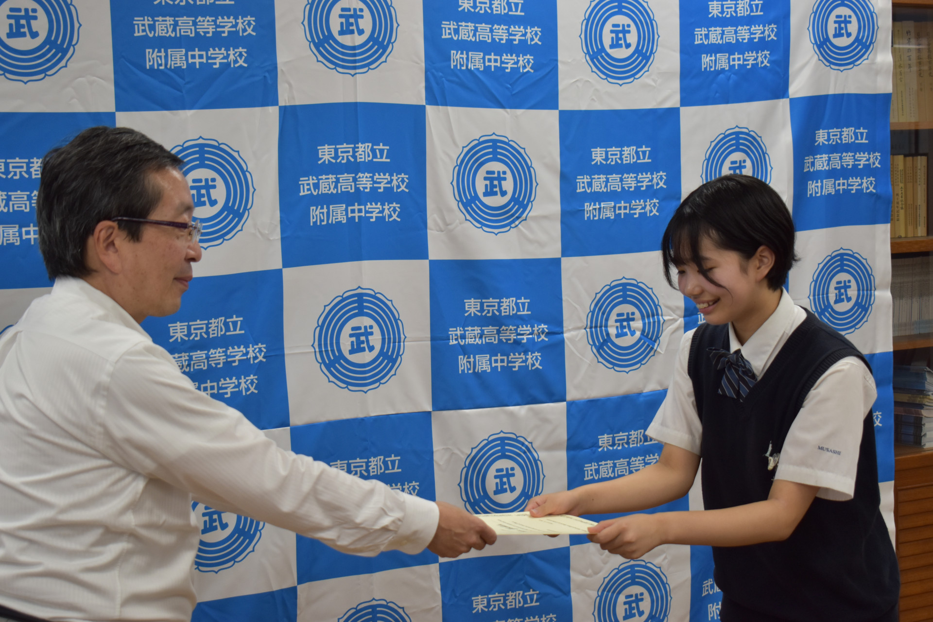都内中高一貫教育校 英語スピーチコンテスト表彰①.JPG